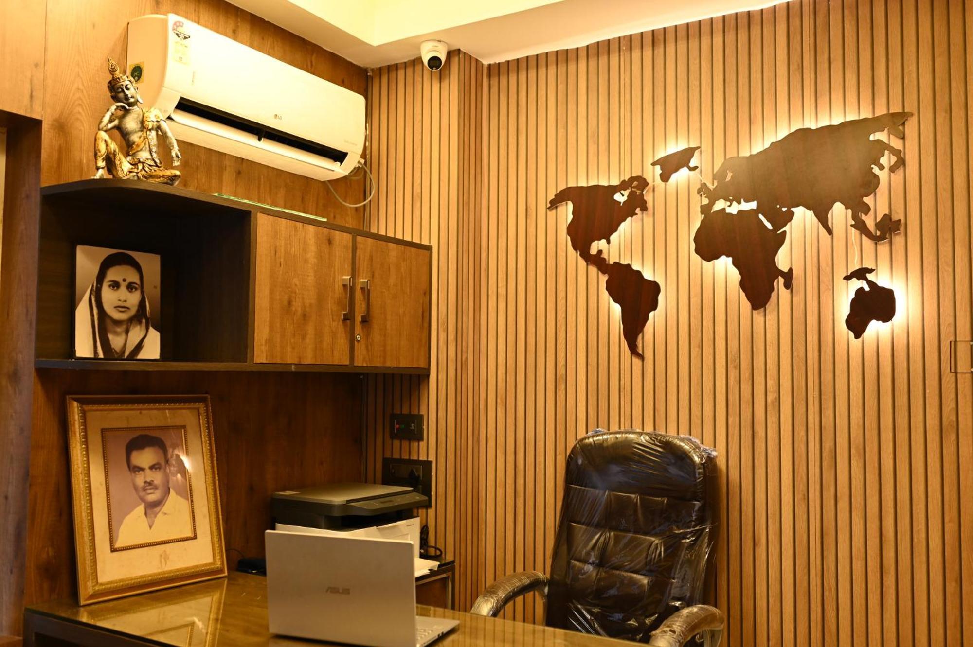 Mohar Residency Hotel Calcutta Exterior foto