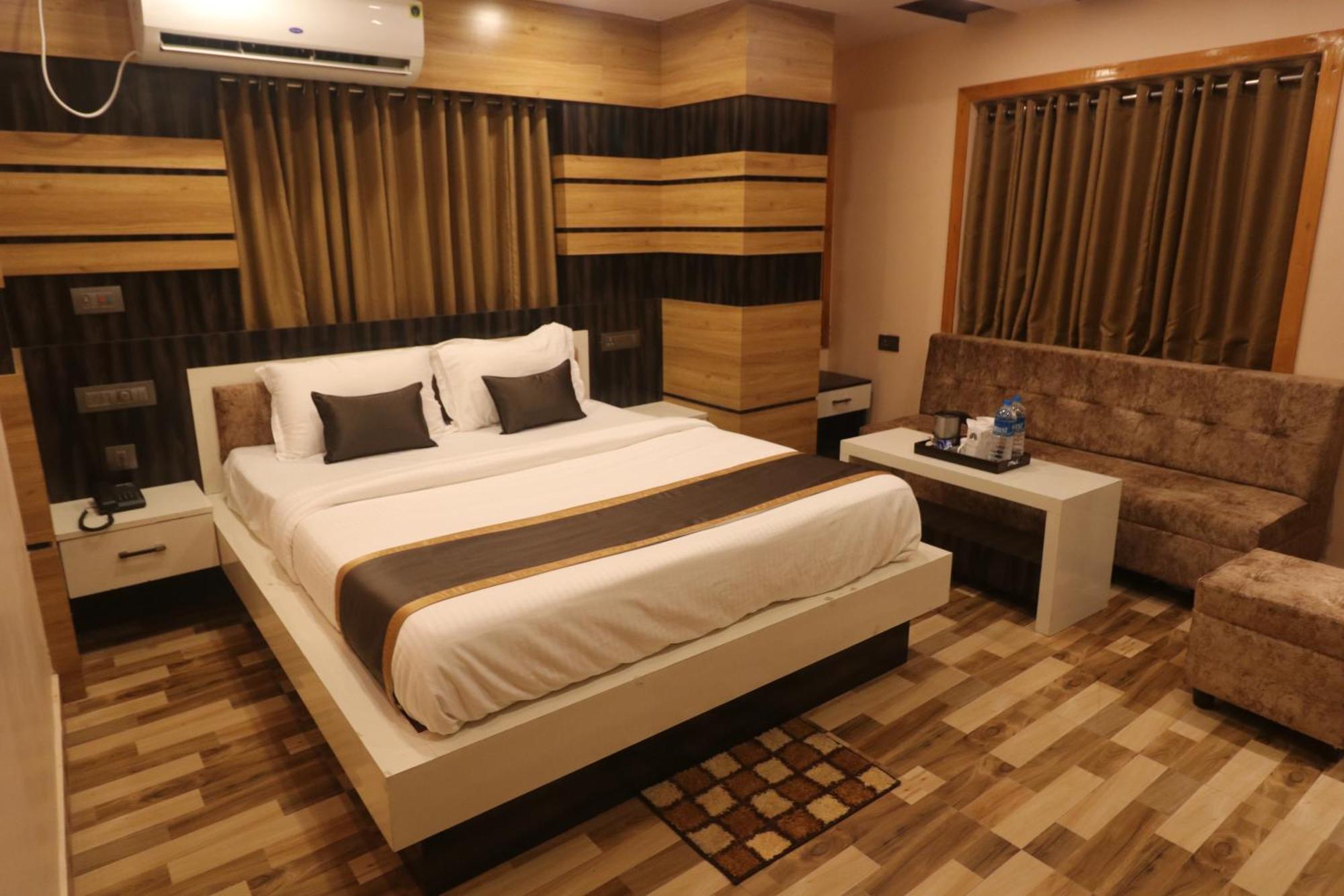 Mohar Residency Hotel Calcutta Exterior foto