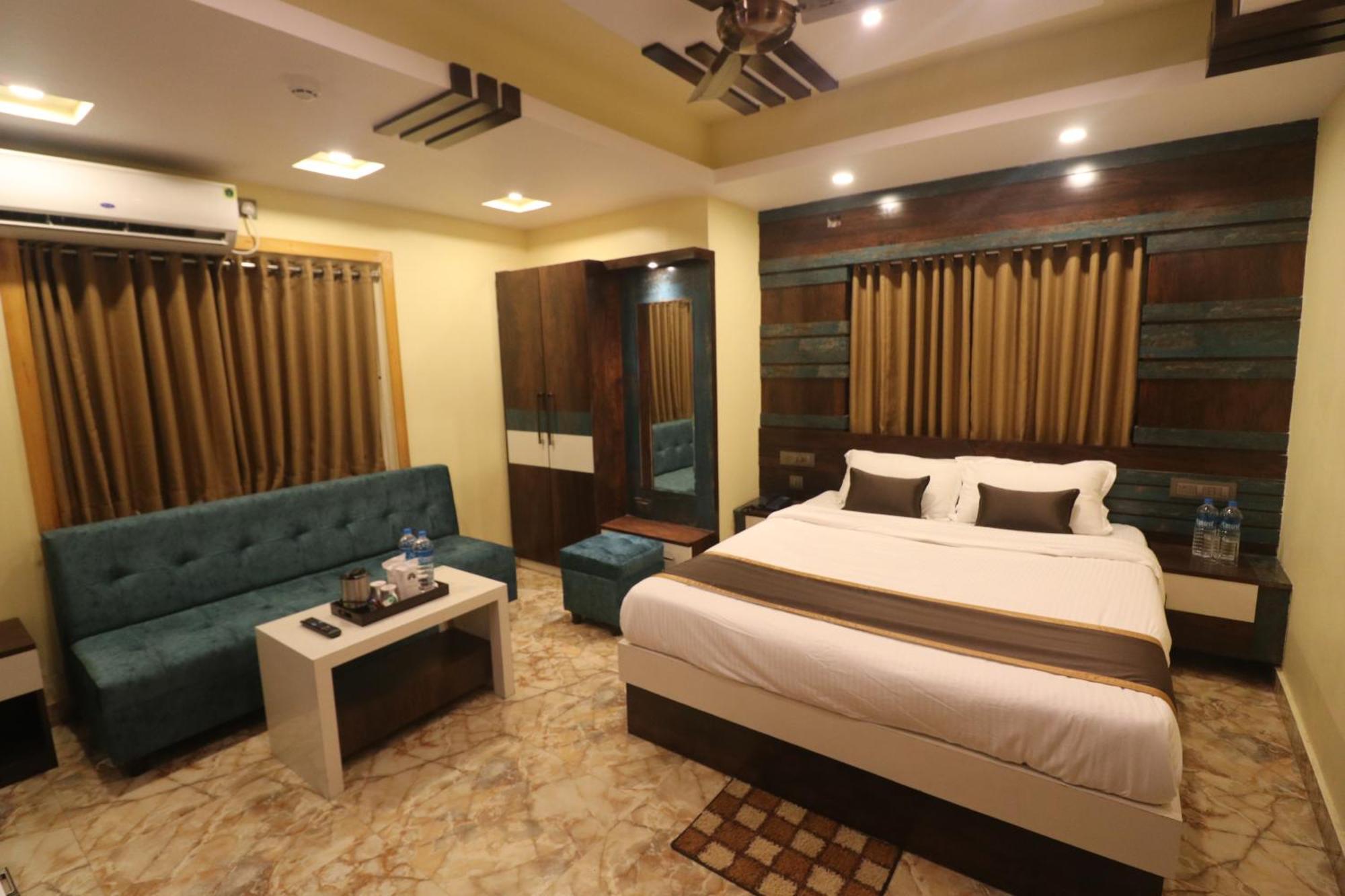 Mohar Residency Hotel Calcutta Exterior foto