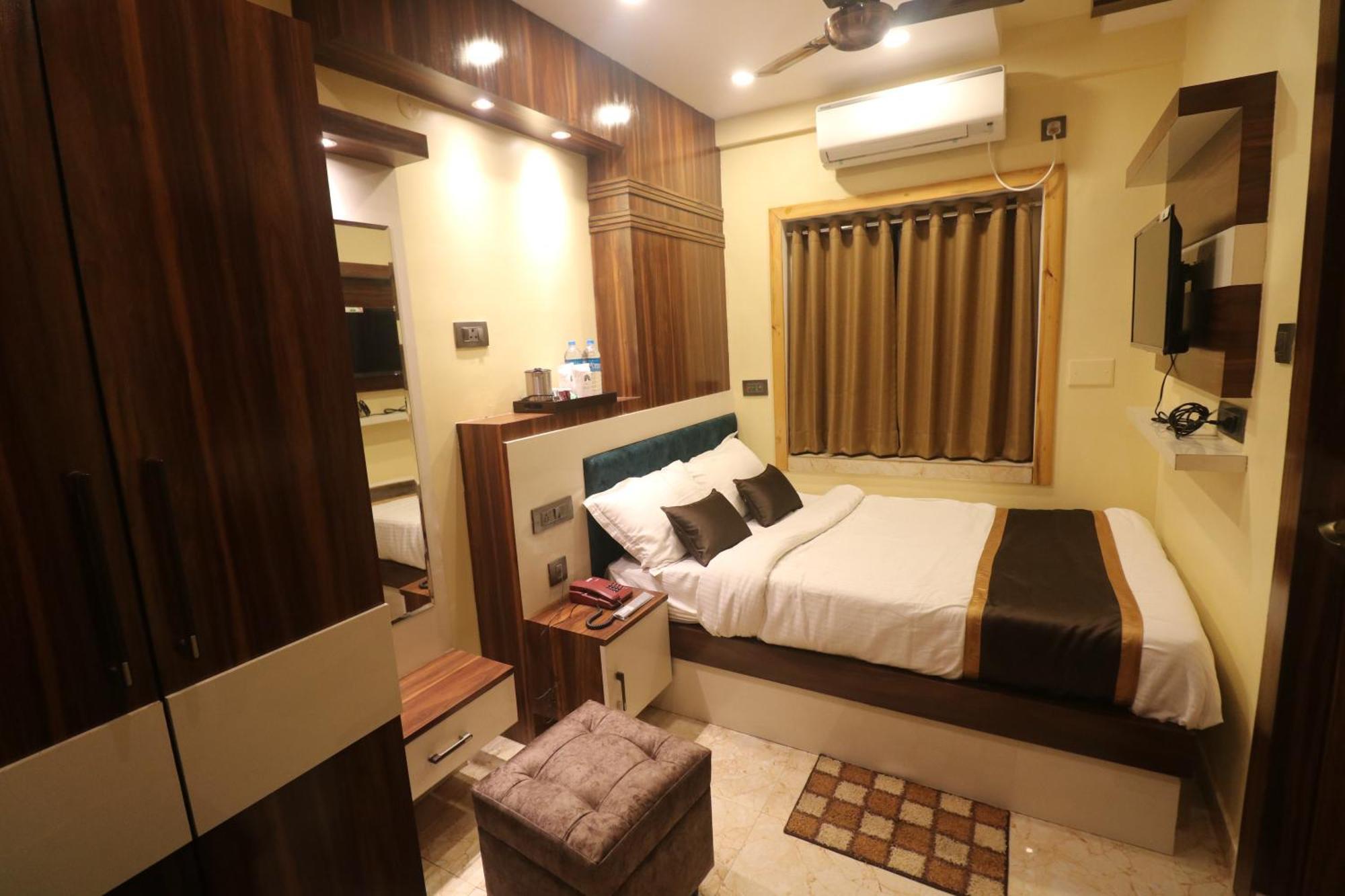 Mohar Residency Hotel Calcutta Exterior foto