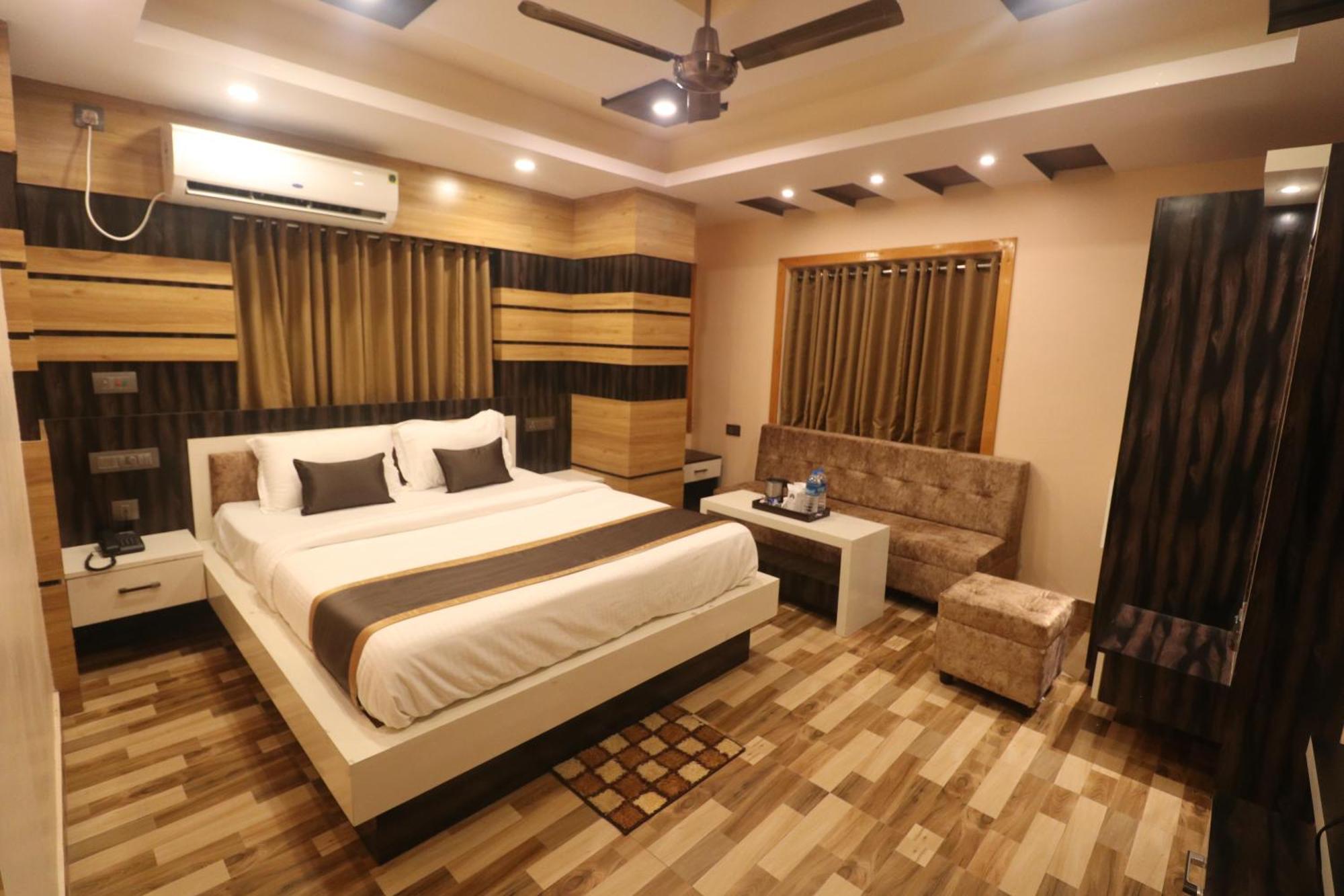 Mohar Residency Hotel Calcutta Exterior foto