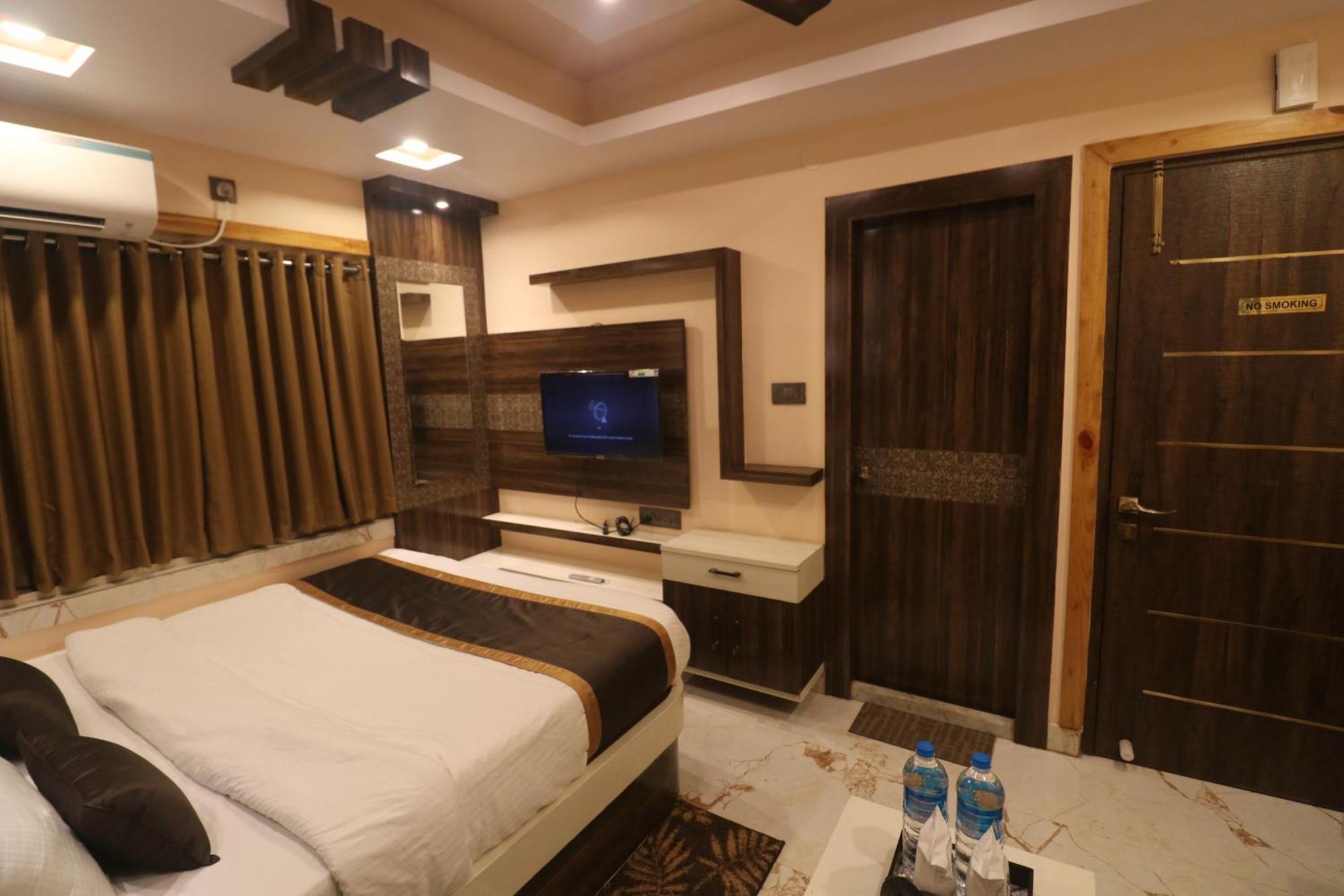 Mohar Residency Hotel Calcutta Exterior foto