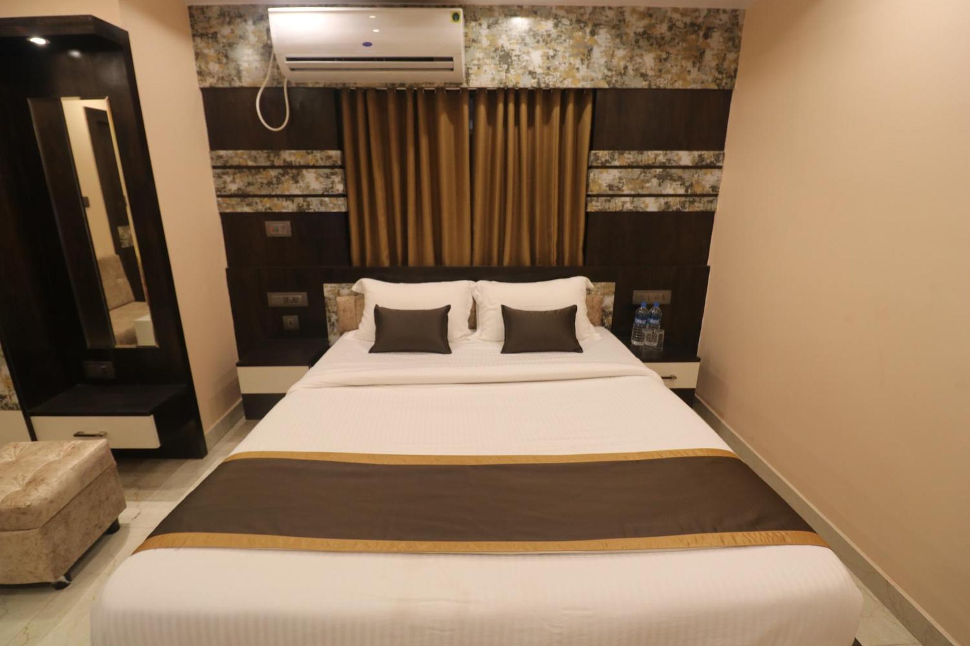 Mohar Residency Hotel Calcutta Exterior foto
