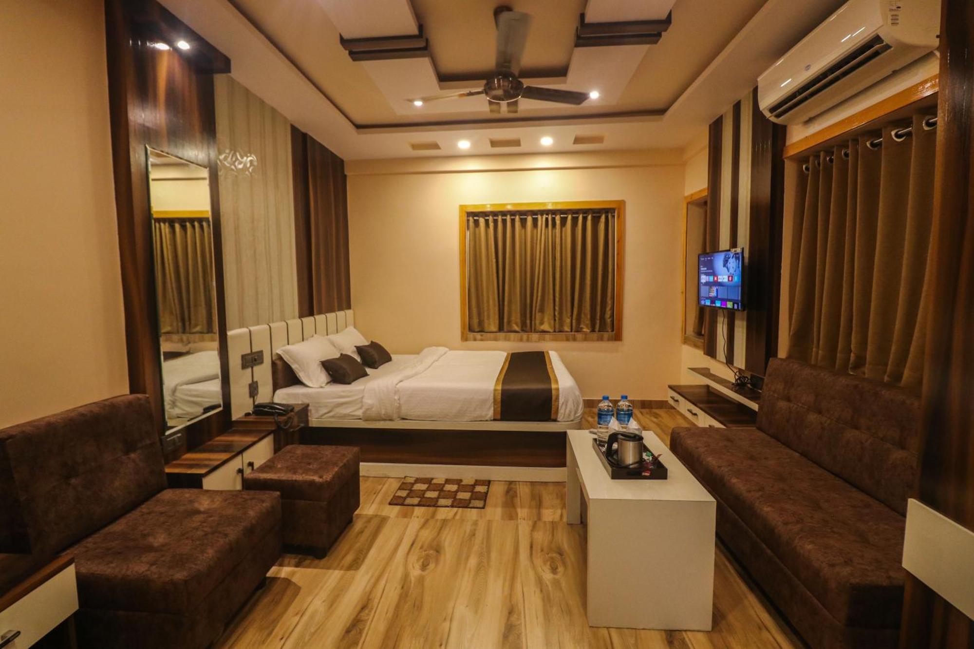 Mohar Residency Hotel Calcutta Exterior foto