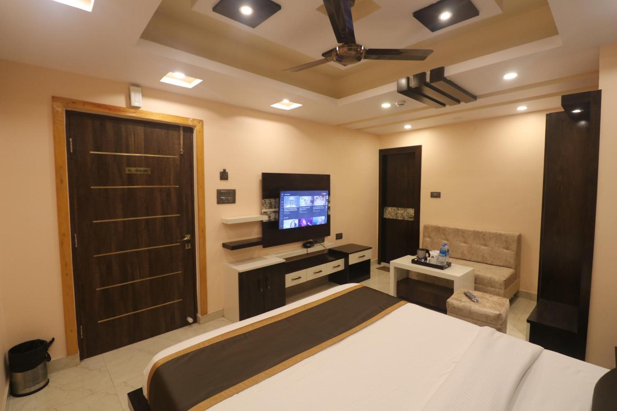 Mohar Residency Hotel Calcutta Exterior foto