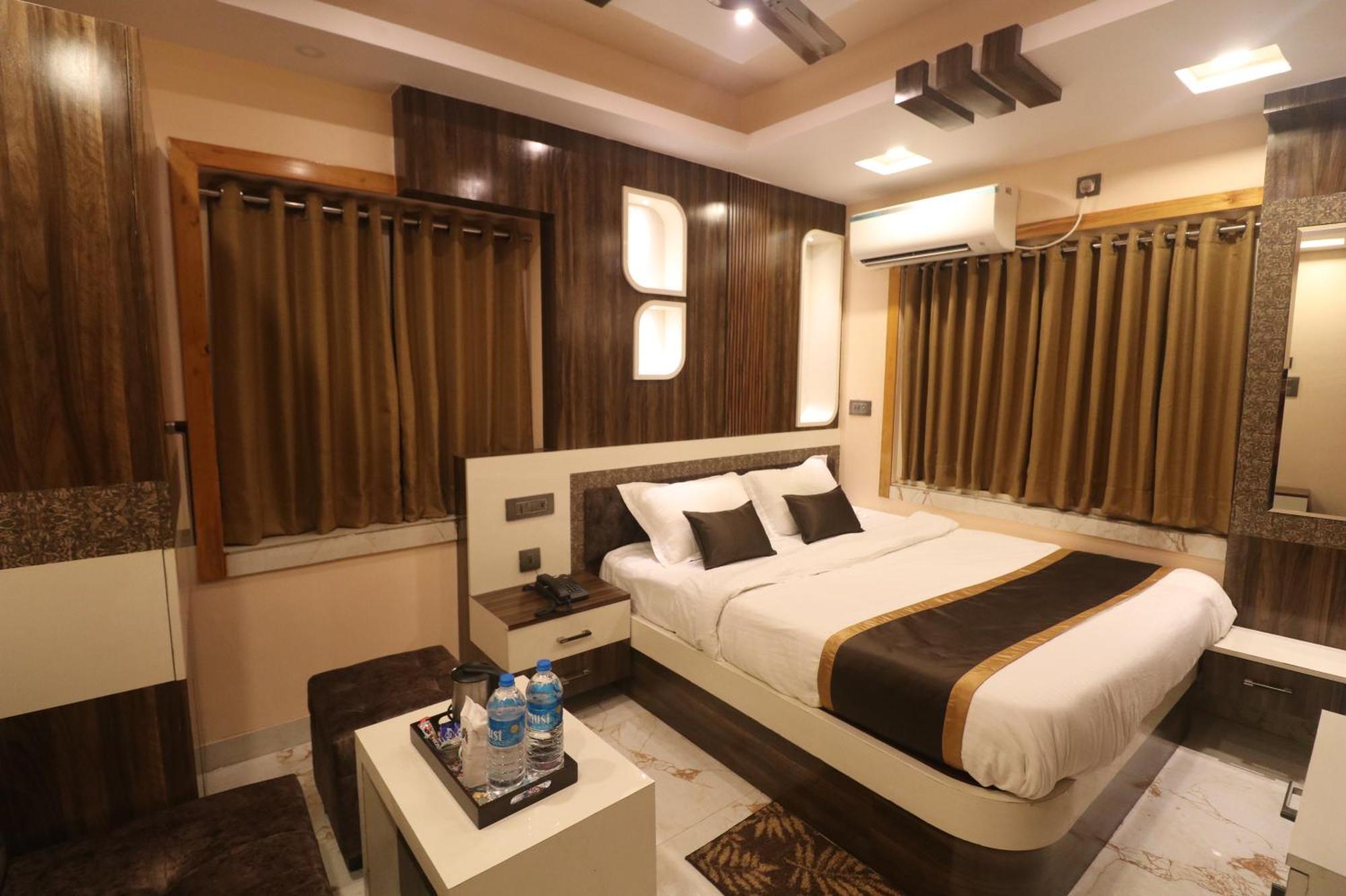 Mohar Residency Hotel Calcutta Exterior foto